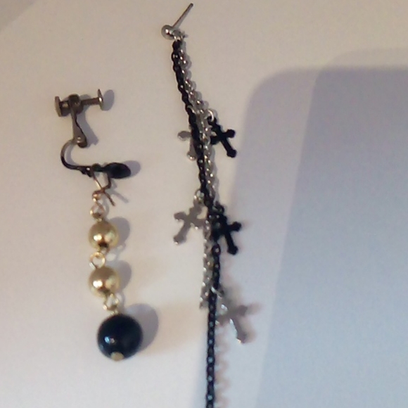 Earrings - Picture 3 of 4